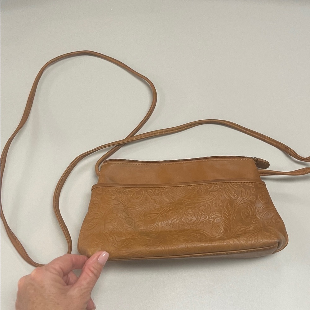 ili NY Embossed Tan Leather Crossbody RFID Protection Bag w/ 4 compartments